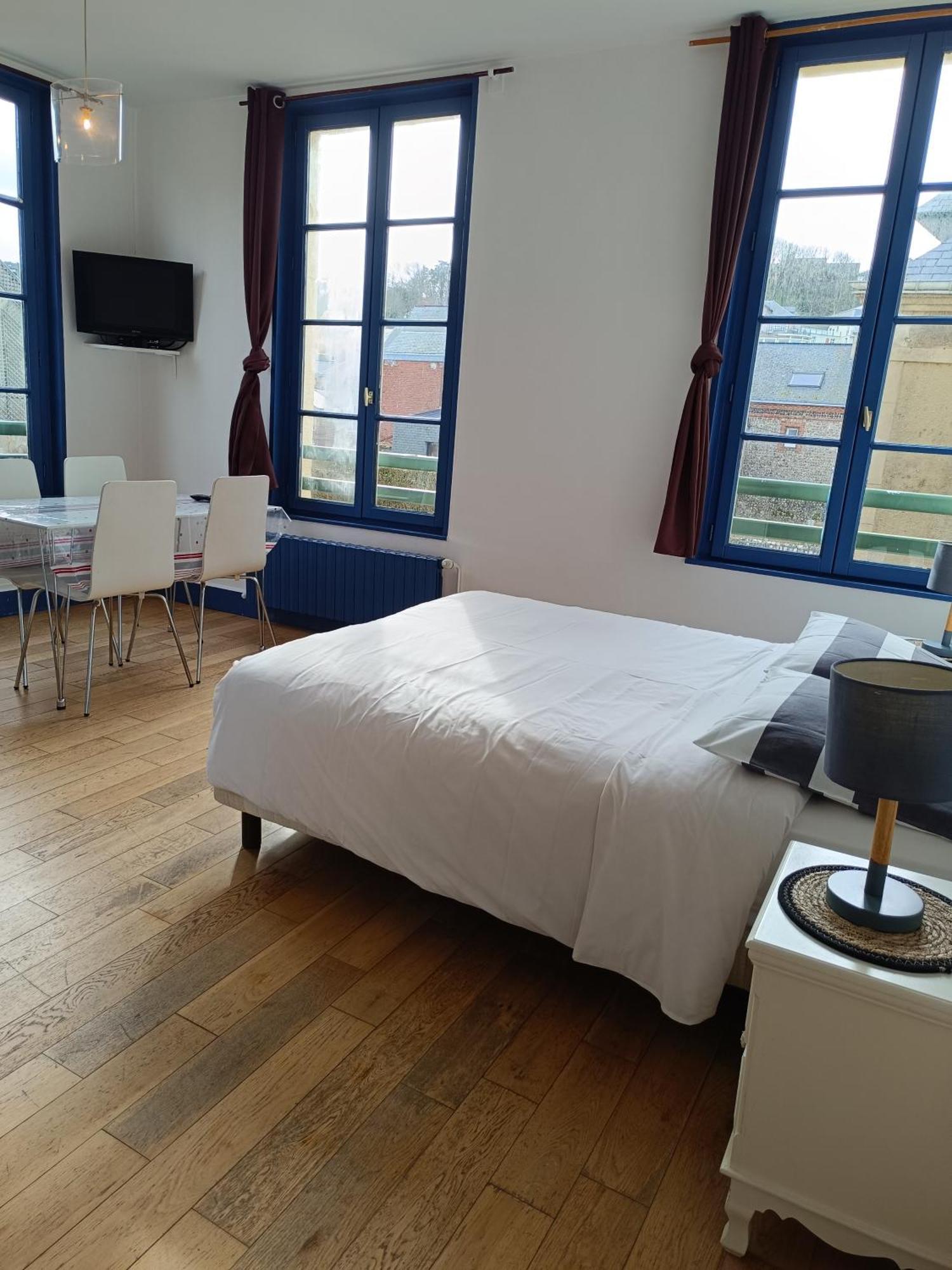 Les Galets Bleus Bed & Breakfast Етрета Стая снимка