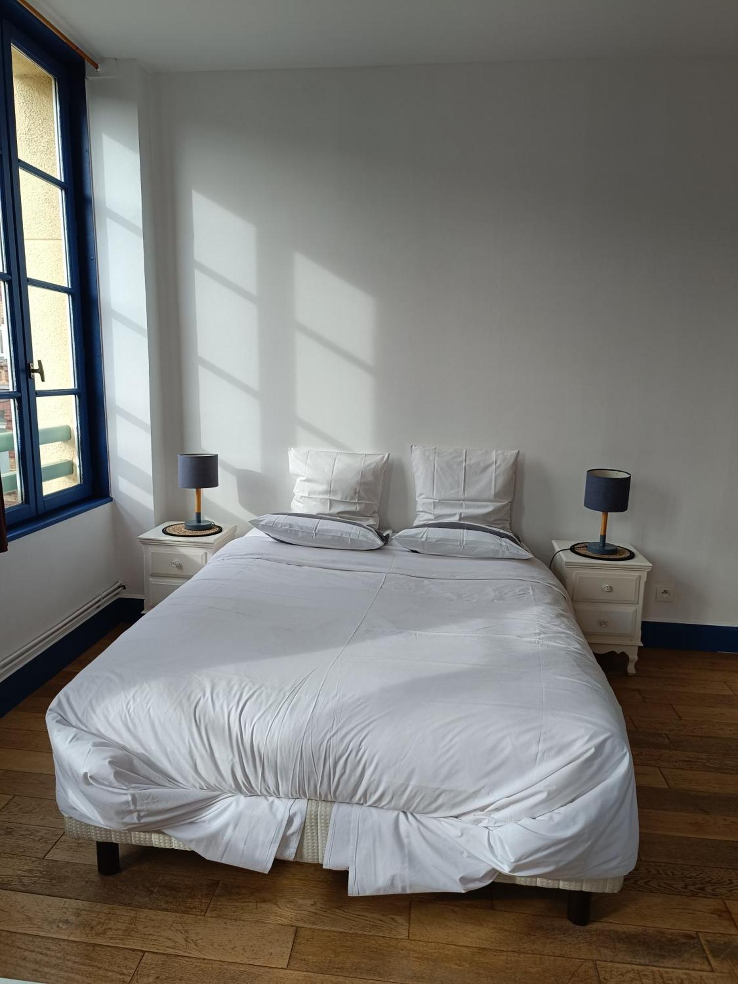 Les Galets Bleus Bed & Breakfast Етрета Стая снимка