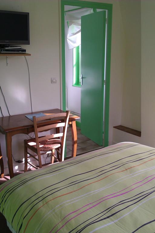 Les Galets Bleus Bed & Breakfast Етрета Стая снимка