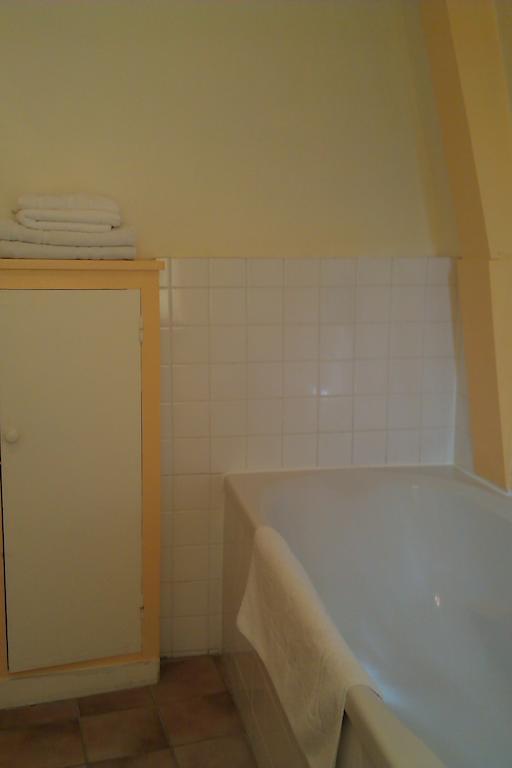 Les Galets Bleus Bed & Breakfast Етрета Стая снимка